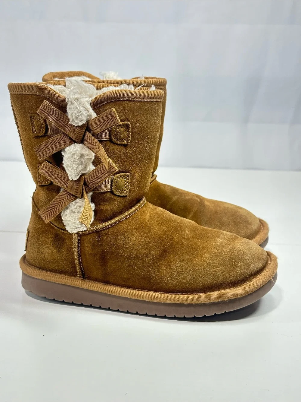 Kids' Koolabura UGG Victoria Short Boot Chesnut Size 1 Suede Faux Sherpa Cognac